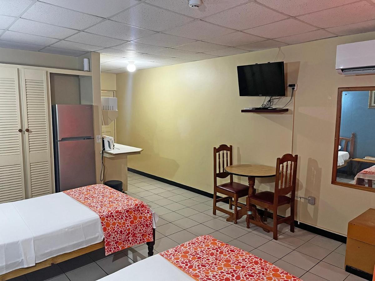 Sundeck Suites Boissiere Village Экстерьер фото